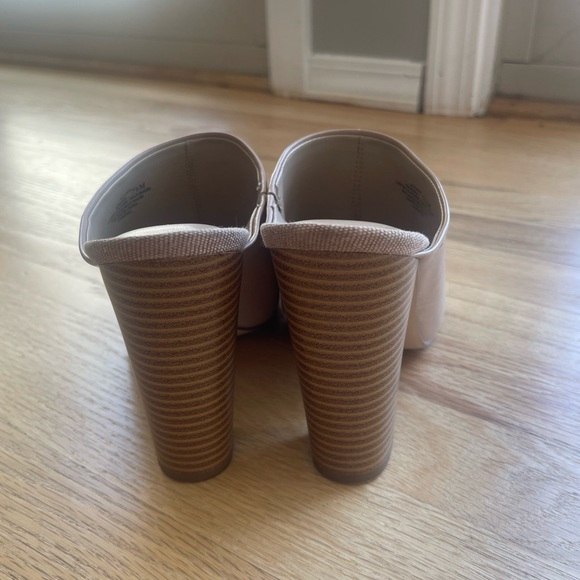 H by Halston Sand Nude Leather Kendra Open Toe Mule Heel - Picture 4 of 7